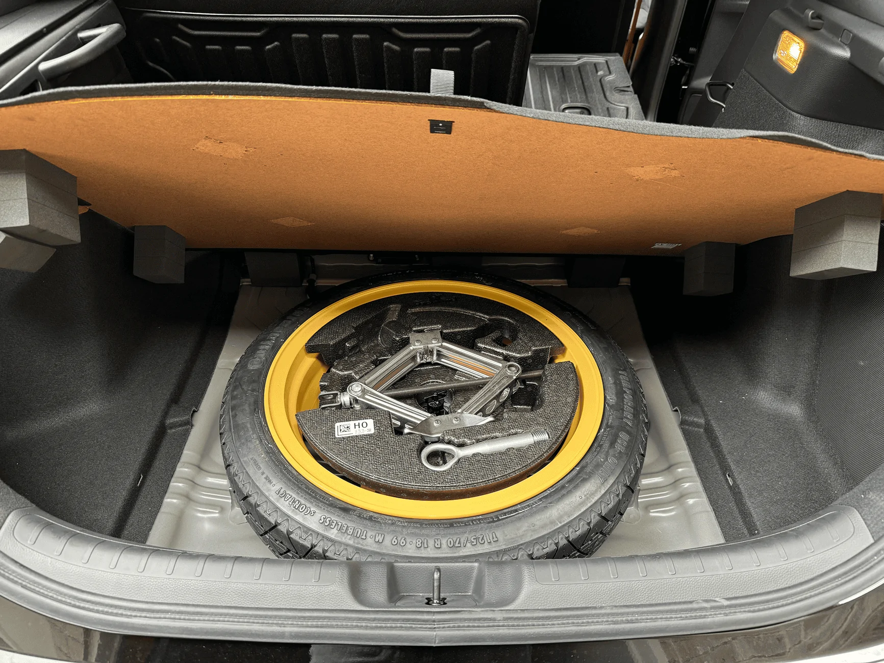 Mobile spare tire installation in Miami and Broward Counties