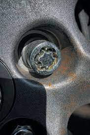 Wheel lock removal work photo